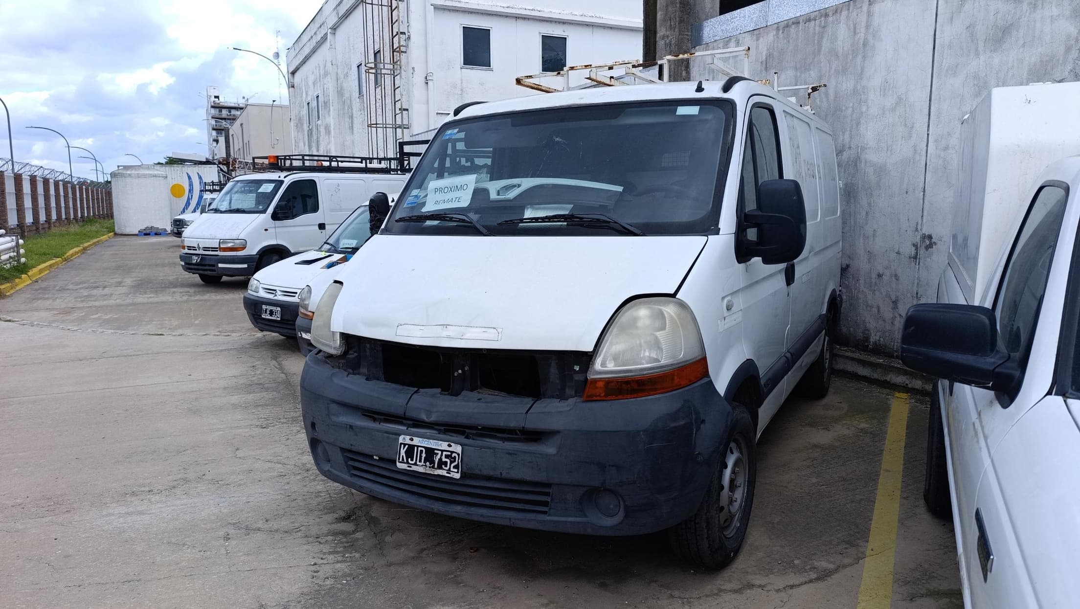 RENAULT FURGON MASTER PH3 DCI 120 , Año 2011. DOM: KJD752. Ubicación: Rosario, provincia de Santa Fe