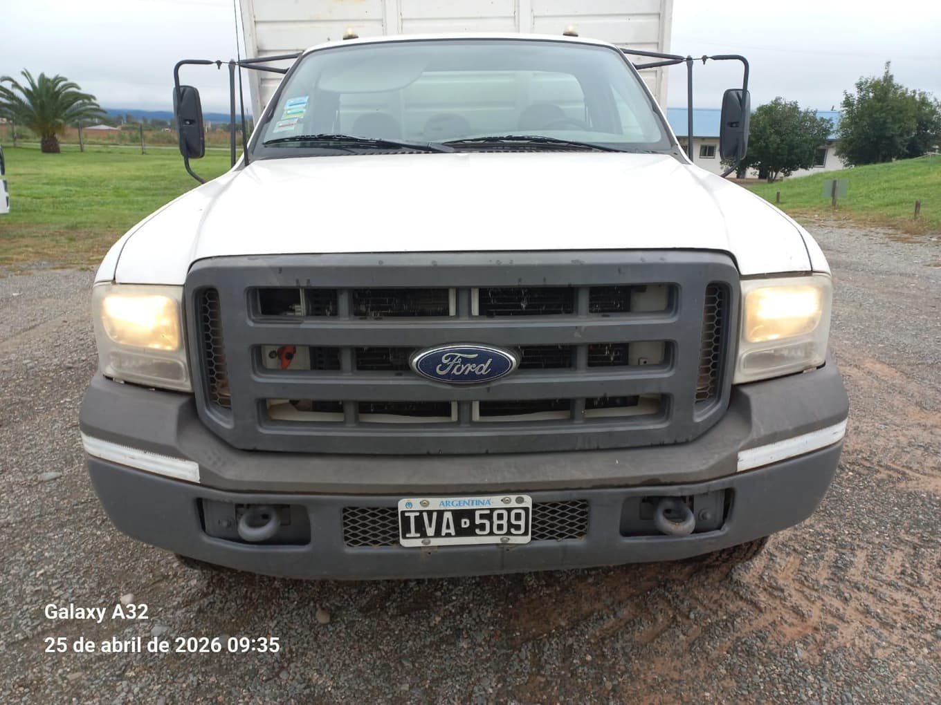 FORD CHASIS C/ CABINA F-4000 D, Año 2010. DOM: IVA589. Ubicación: Rosario de la Frontera, provincia de Salta