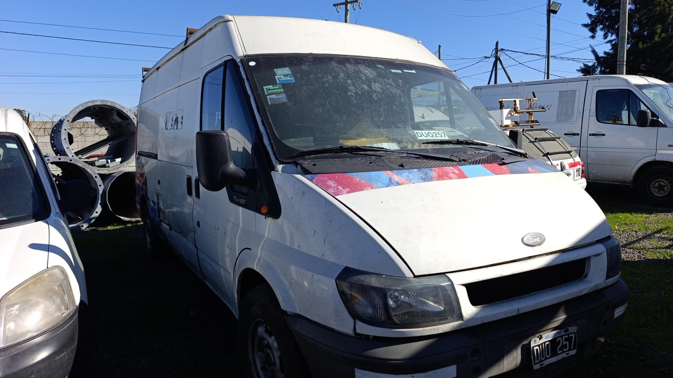 FORD FURGON TRANSIT 350L, Año 2001. DOM: DUO257. Ubicación: La Plata , provincia de Buenos Aires