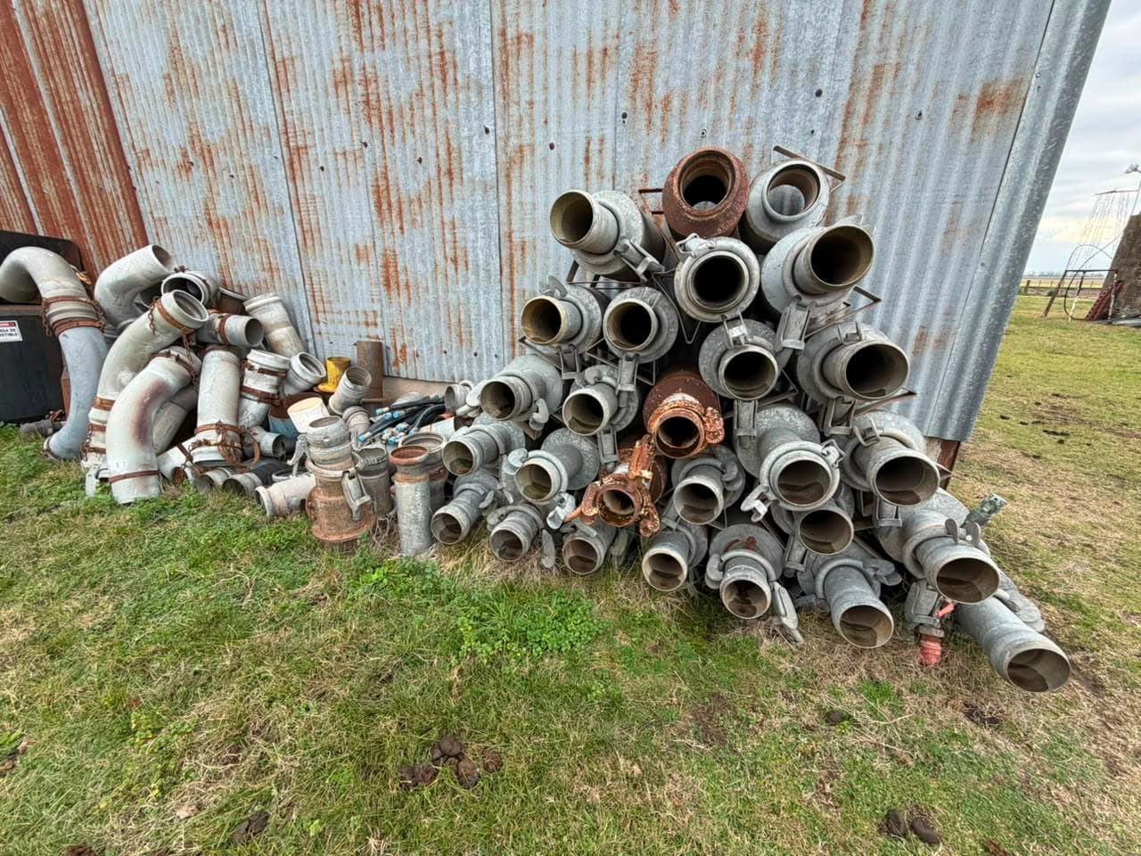 REZAGOS EQUIPAMIENTO DE RIEGO, Cantidad: 1 unidad, Condición: usado, con posibles faltantes. LOC: SALTO, provincia de Buenos Aires