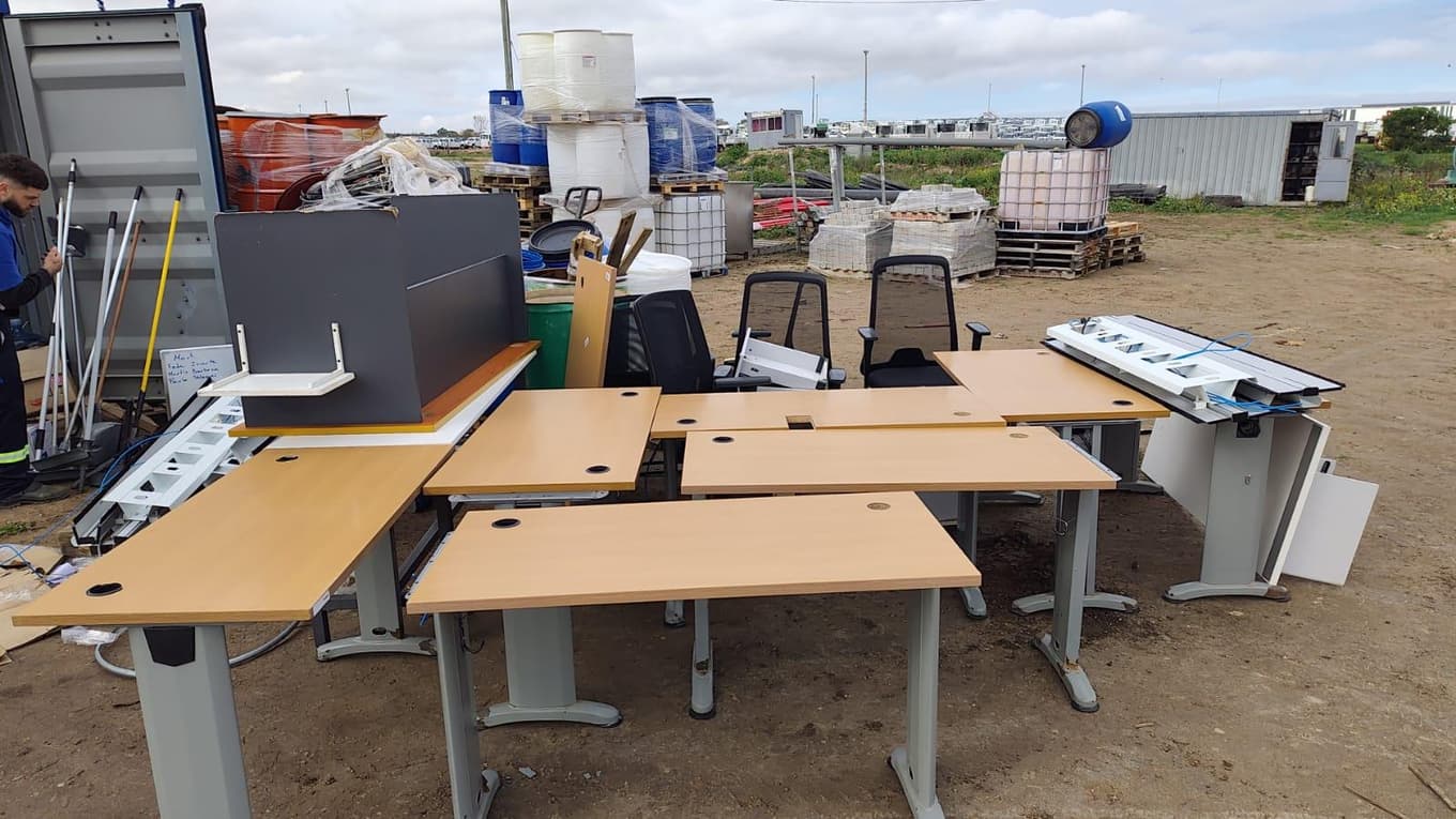 Lote de mobiliario de oficina