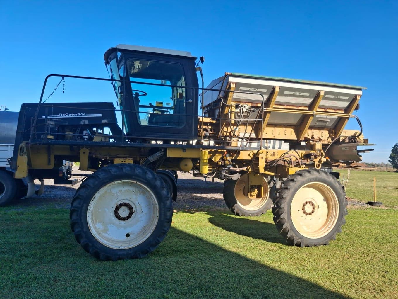 AG-CHEM FERTILIZADORA ROGATOR MOD. 544, Año 1997. Ubicación: CASILDA, provincia de Santa Fe