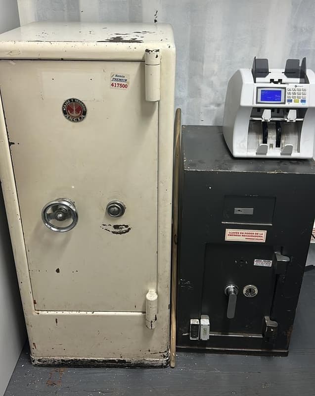 Caja fuerte  Grande, Cantidad: 1 unidad, Condición: usado. LOC: Moreno, provincia de Buenos Aires