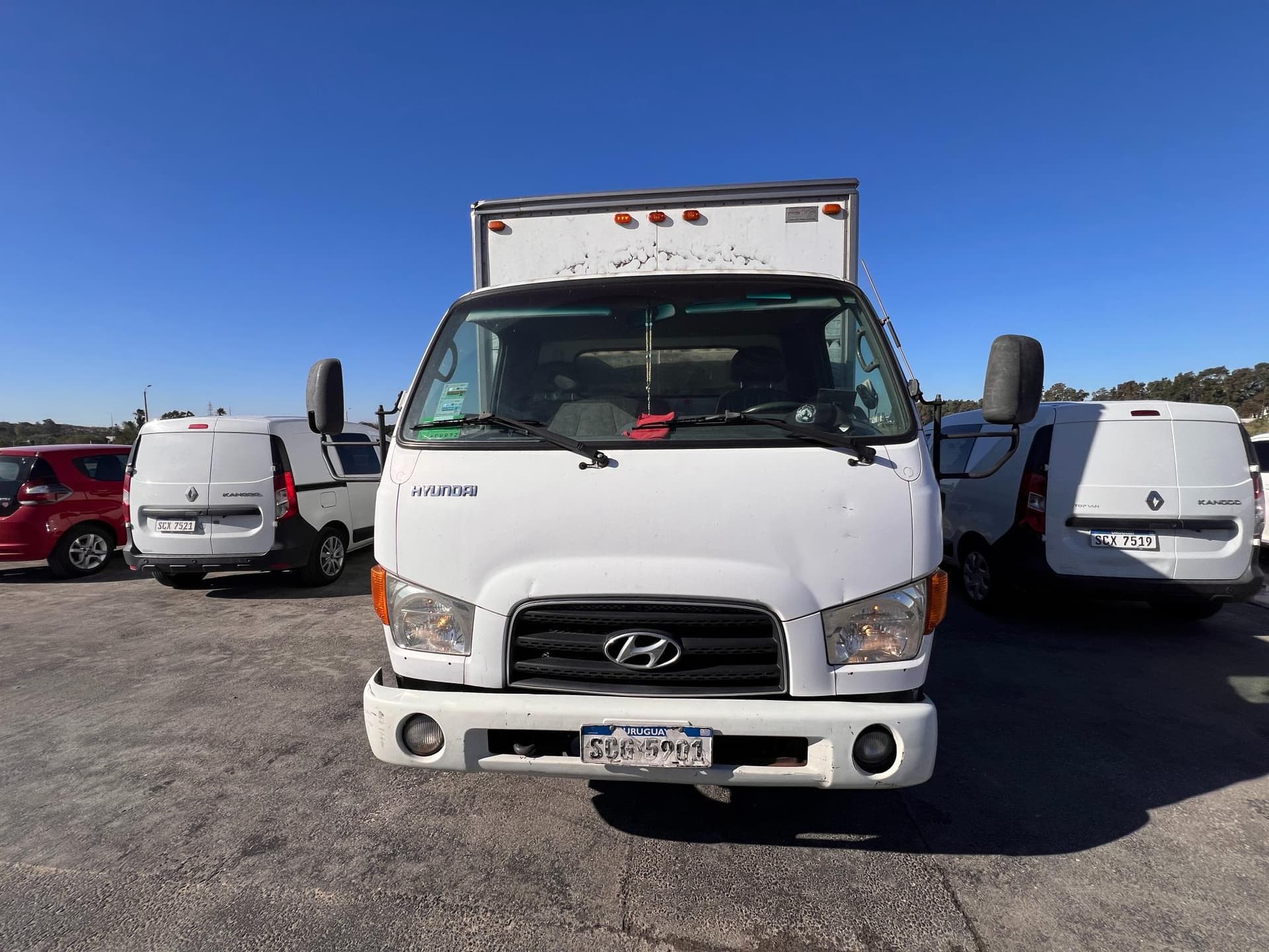 Camion HYUNDAI HD 78. Dom: SCG 5901