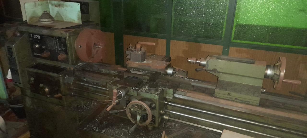 Torno Turri T220, Cantidad: 1 unidad, Condición: usado. LOC: Ciudad Autónoma de Buenos Aires