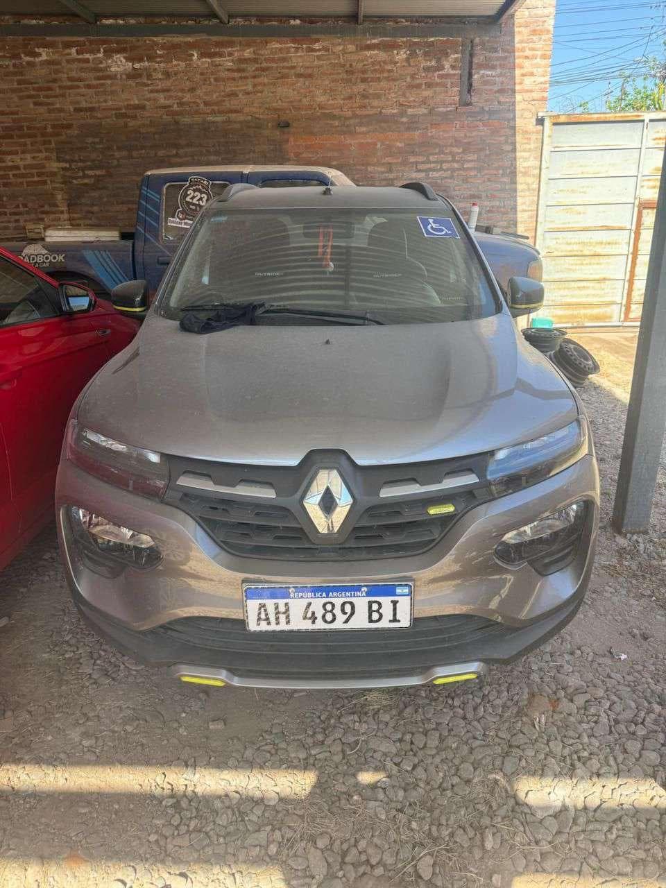 RENAULT SEDAN 5 PUERTAS KWID ICONIC OUTSIDER 1.0, Año 2025. DOM: AH489BI. Ubicación: La Rioja, provincia de La Rioja