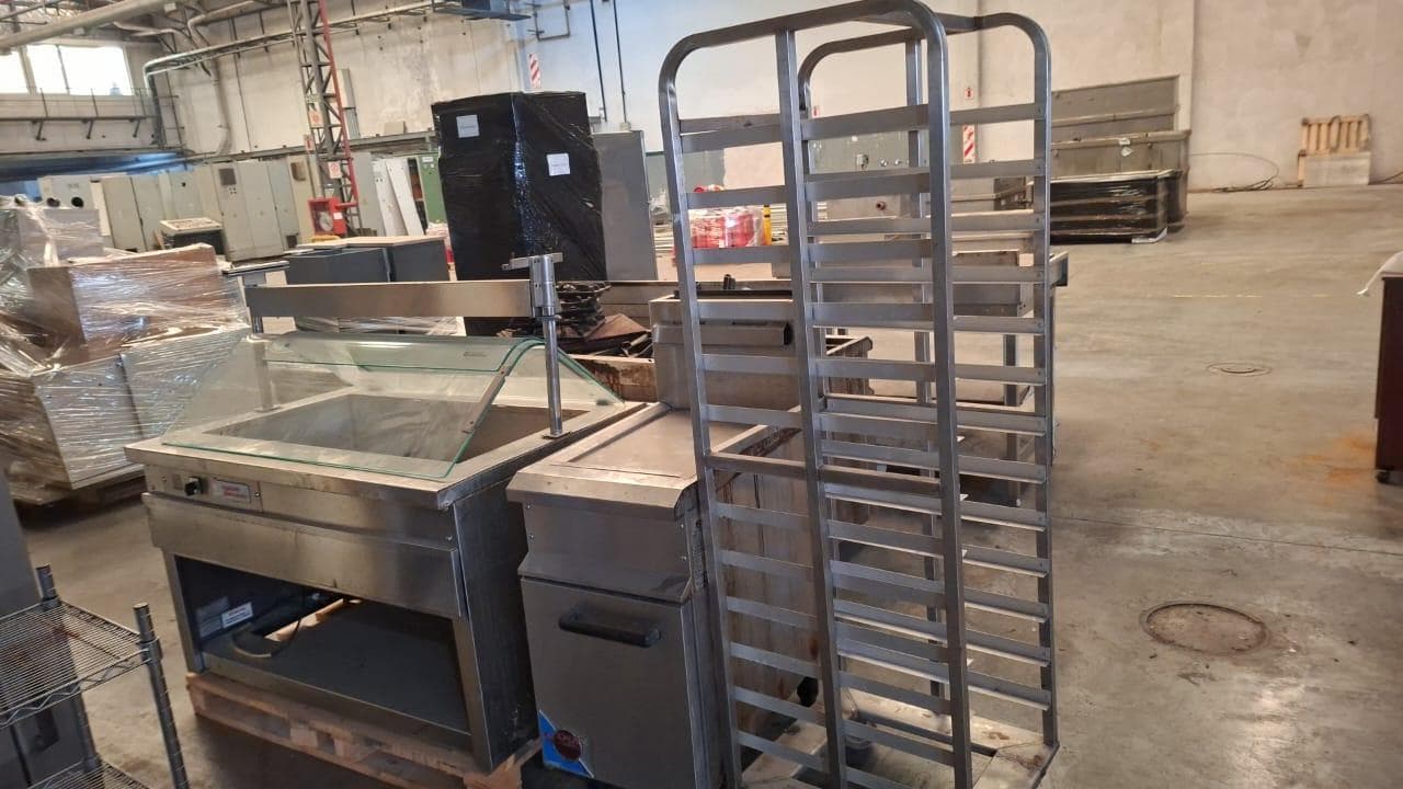 EQUIPAMIENTO GASTRONOMICO, Cantidad: 11 unidades, Condición: usado. LOC: AVELLANEDA, provincia de Buenos Aires