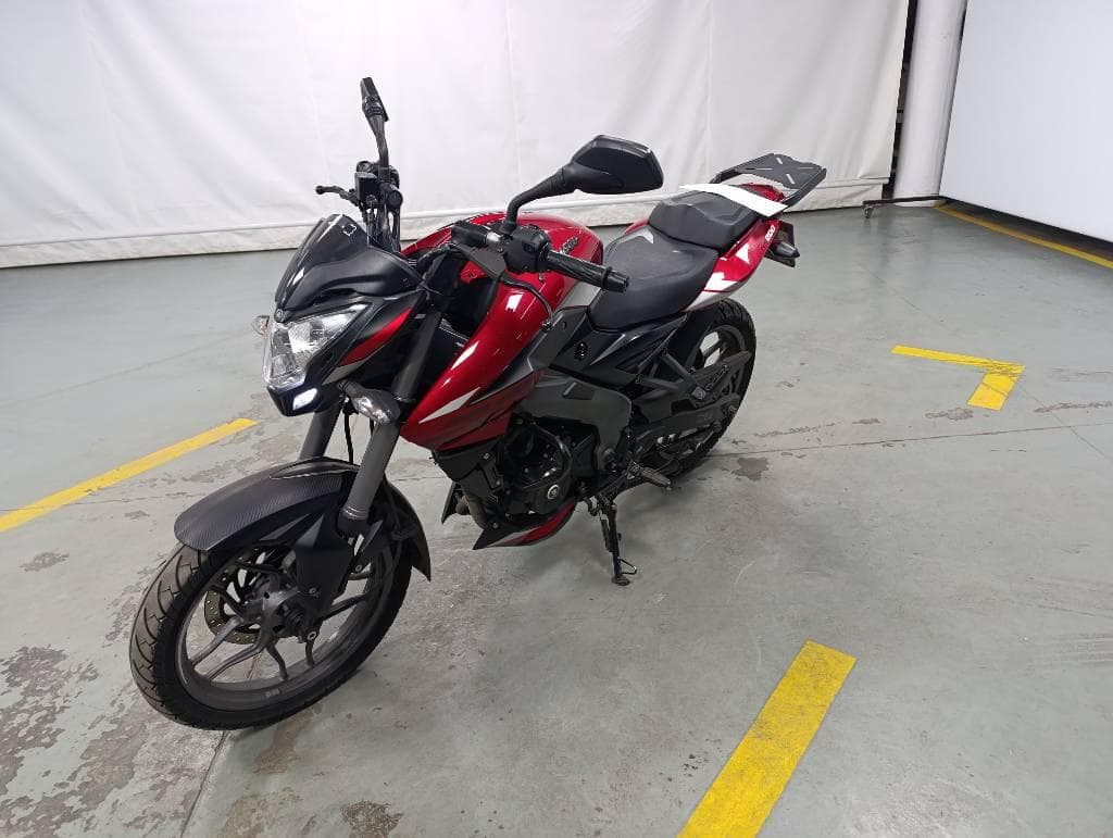 BAJAJ MOTOCICLETA  ROUSER 200, Año 2024. DOM: A232SGY. Ubicación: San Fernando, provincia de Buenos Aires