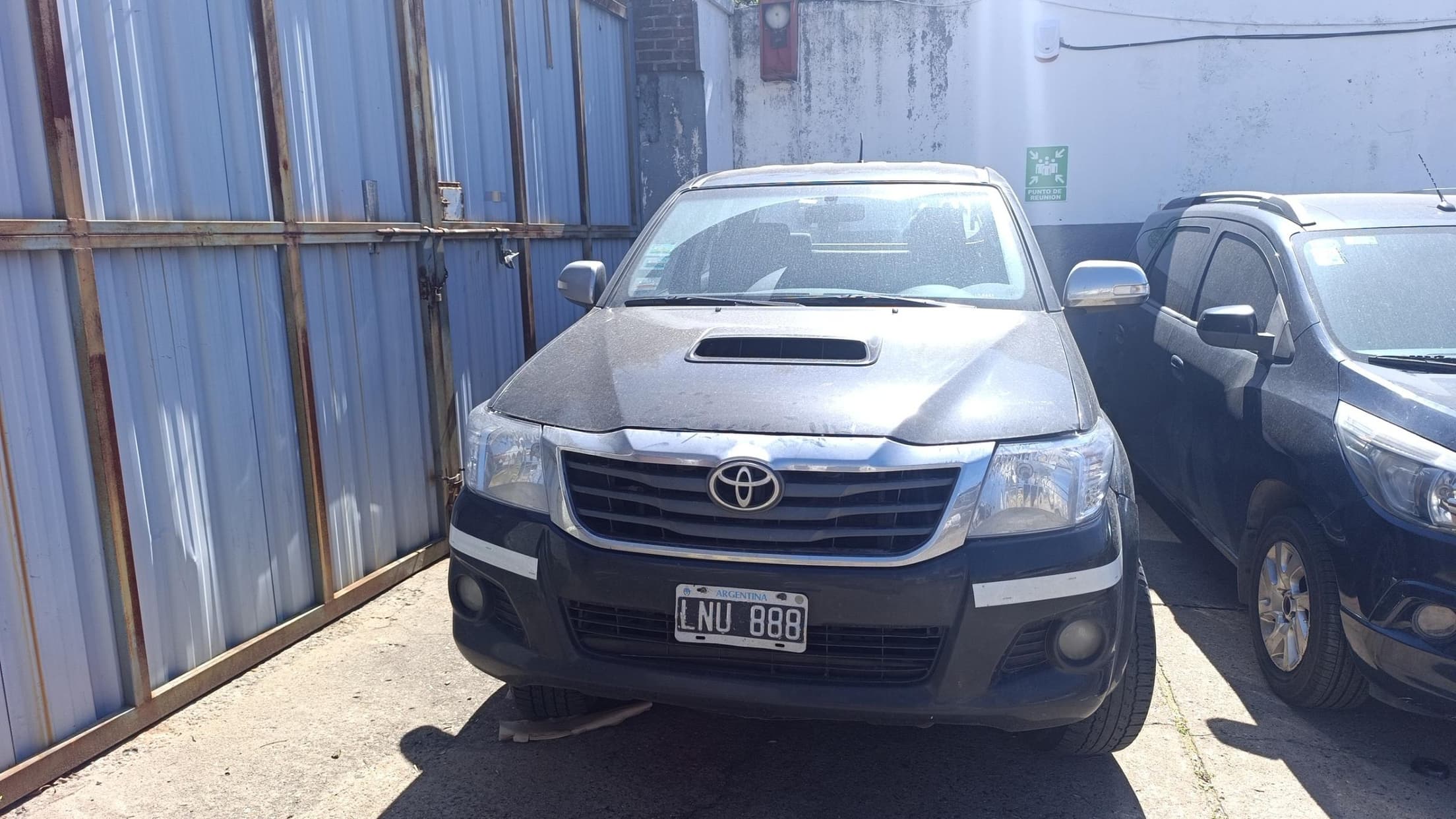 TOYOTA PICK-UP HILUX 4X2 CABINA DOBLE SRV 3.0 TDI, Año 2012. DOM: LNU888. Ubicación: Ciudad Autónoma de Buenos Aires