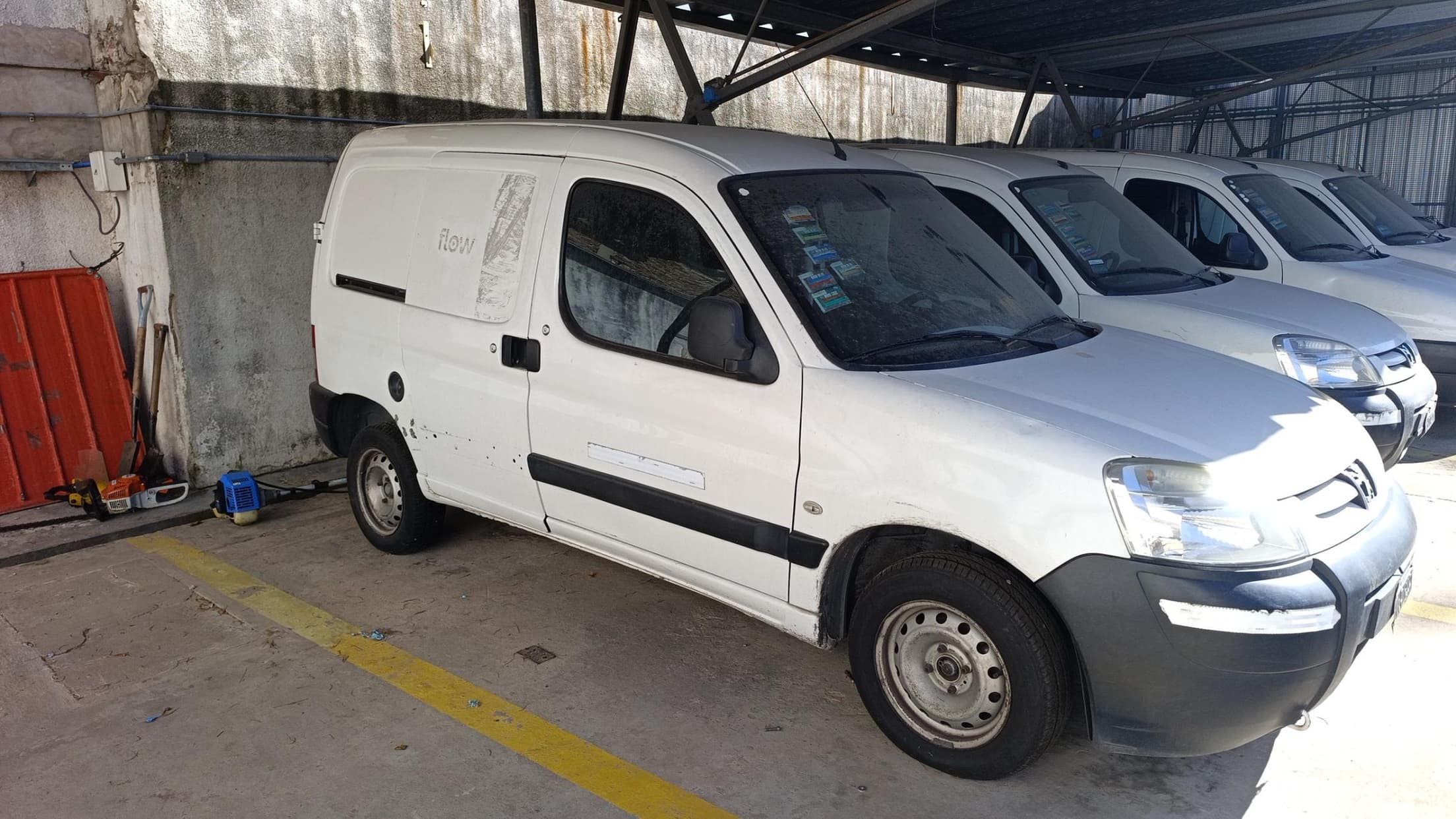 PEUGEOT FURGON PARTNER CONFORT 1.4, Año 2010. DOM: IXE995. Ubicación: Churruca, provincia de Buenos Aires