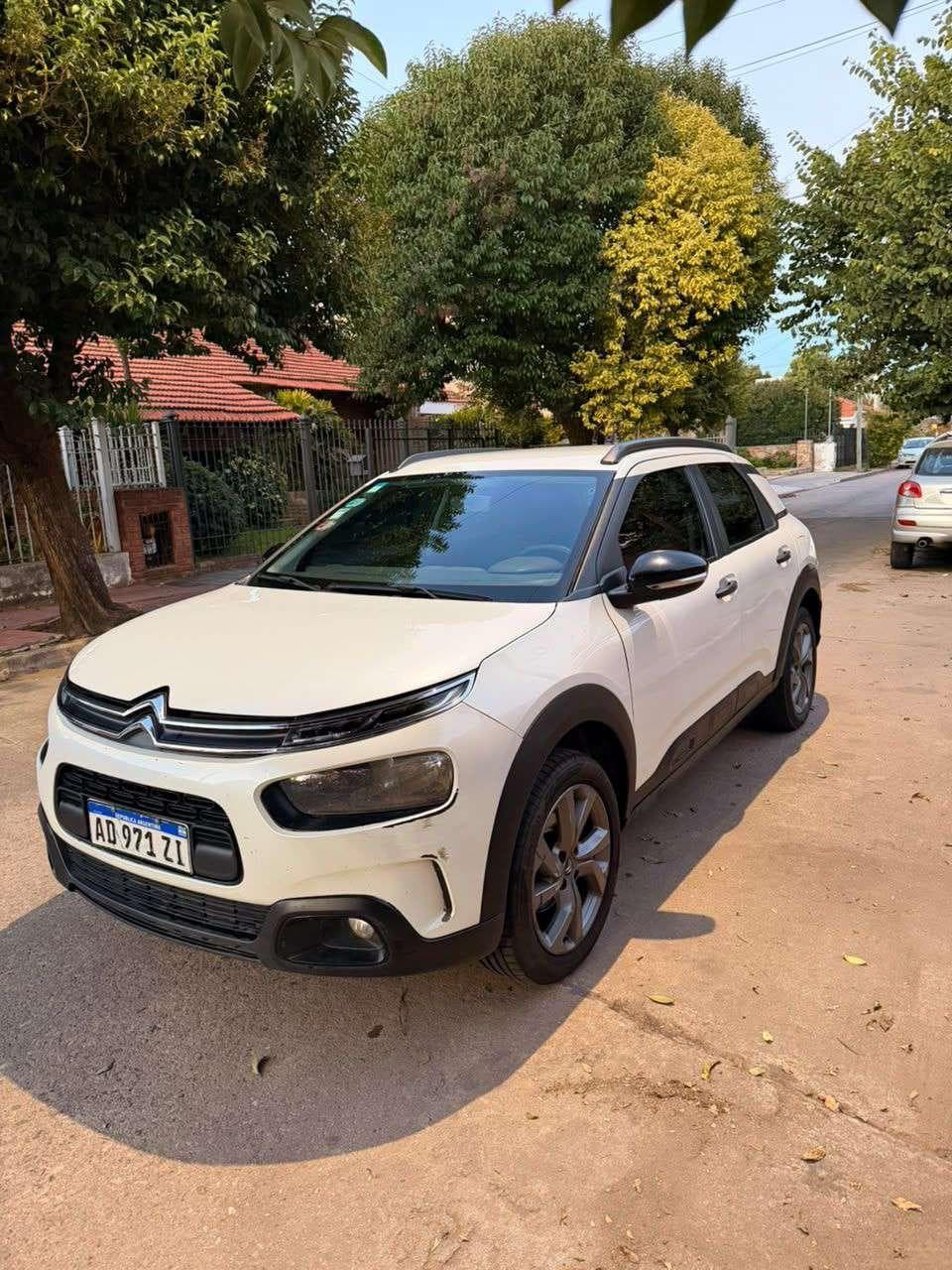 CITROEN   C4 CACTUS VTI 115 FEEL AM20, Año 2019. DOM: AD971ZI. Ubicación: Córdoba, provincia de Córdoba