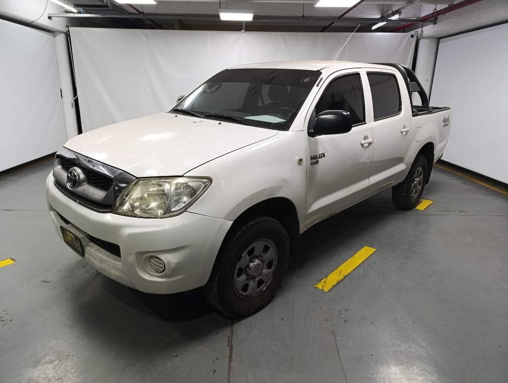 TOYOTA PICK UP HILUX 4X4 CABINA DOBLE DX PACK 2.5 TD, Año 2010. DOM: JHZ884. Ubicación: San Fernando, provincia de Buenos Aires