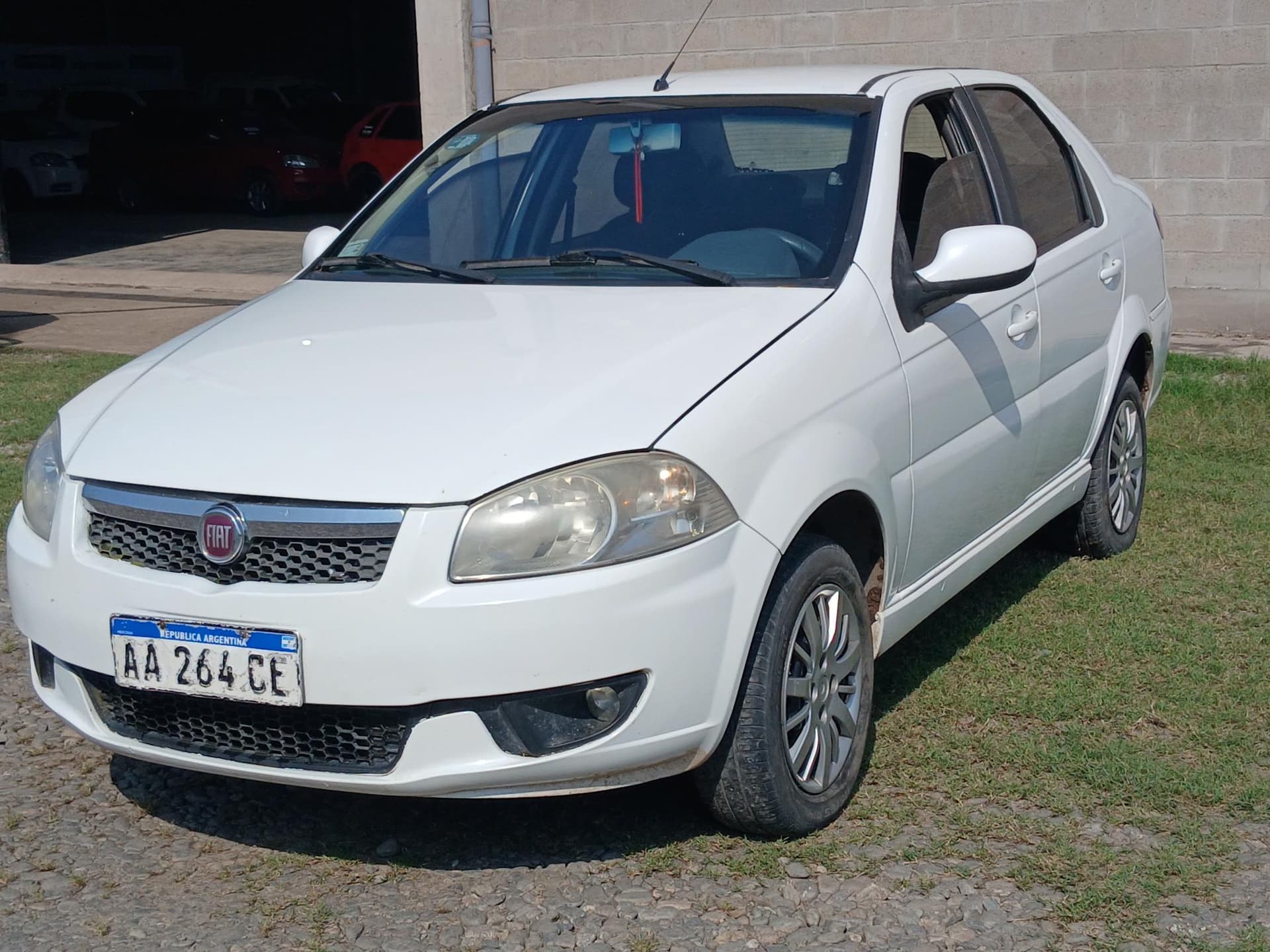FIAT  SEDAN 4 PUERTAS  SIENA EL 1.4 , Año 2016. DOM: AA264CE. Ubicación: San Miguel de Tucumán, provincia de Tucumán