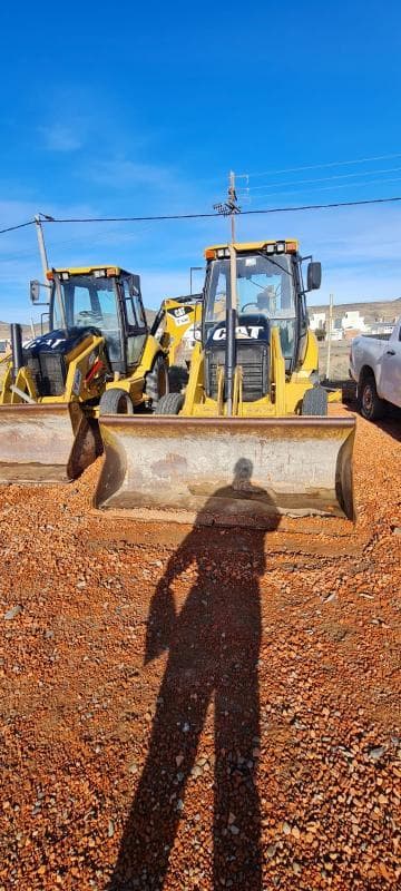 CATERPILLAR CARGADORA 416E, Año 2008. DOM: BNC69. Ubicación: Comodoro Rivadavia, provincia de Chubut