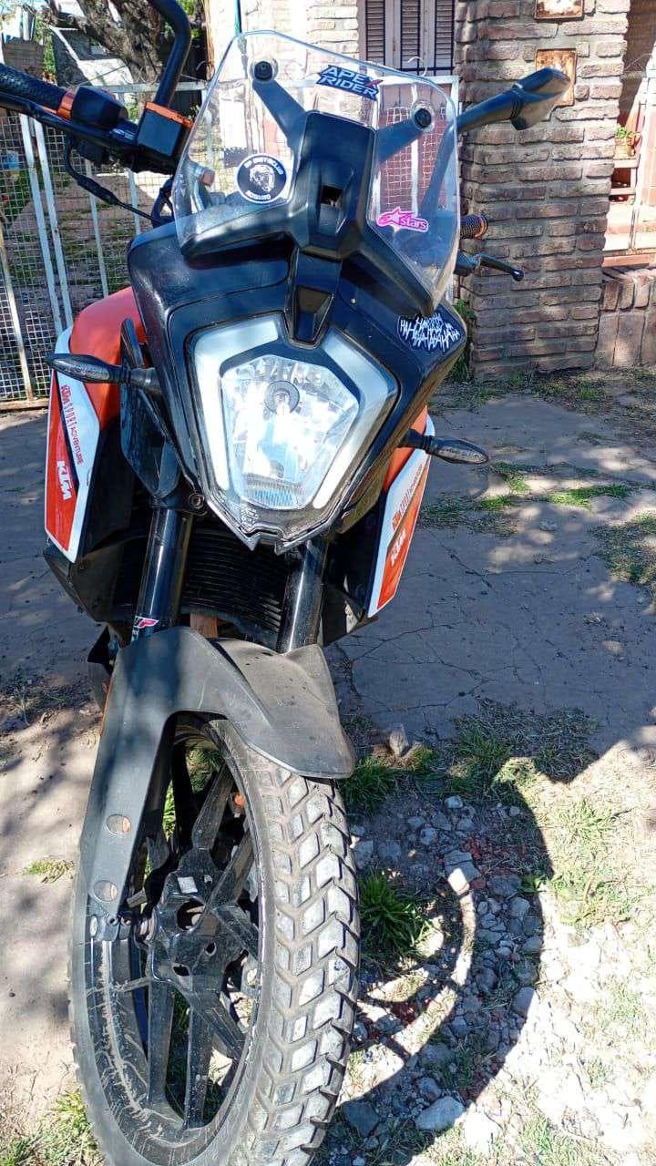 KTM MOTOCICLETA KTM 250 ADVENTURE, Año 2022. DOM: A166HWS. Ubicación: Rosario, provincia de Santa Fe