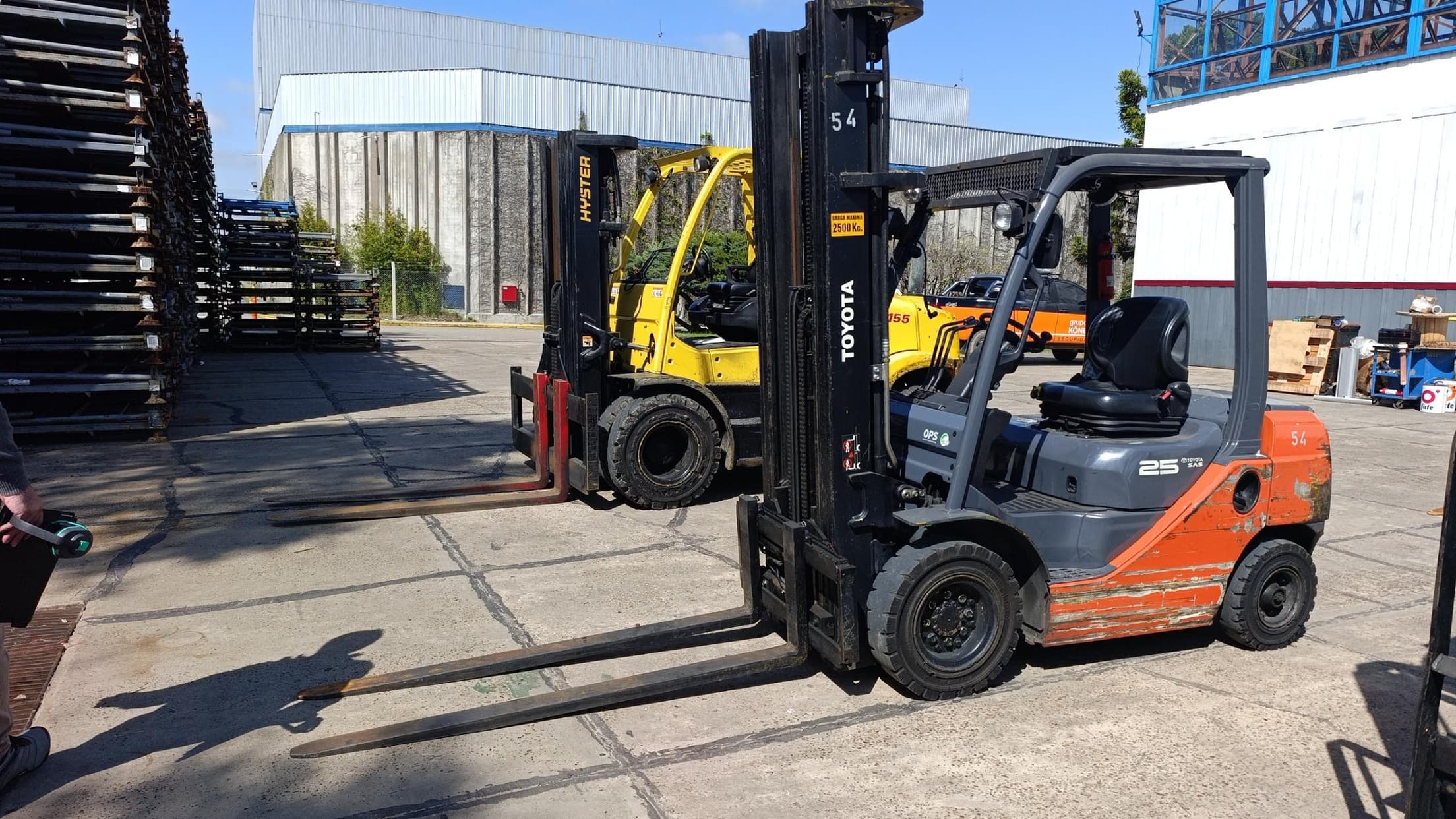 AUTOELEVADOR TOYOTA 608FD25, Año: 2016, Cantidad: 1 unidad, Condición: usado. LOC: SAN FERNANDO, provincia de Buenos Aires