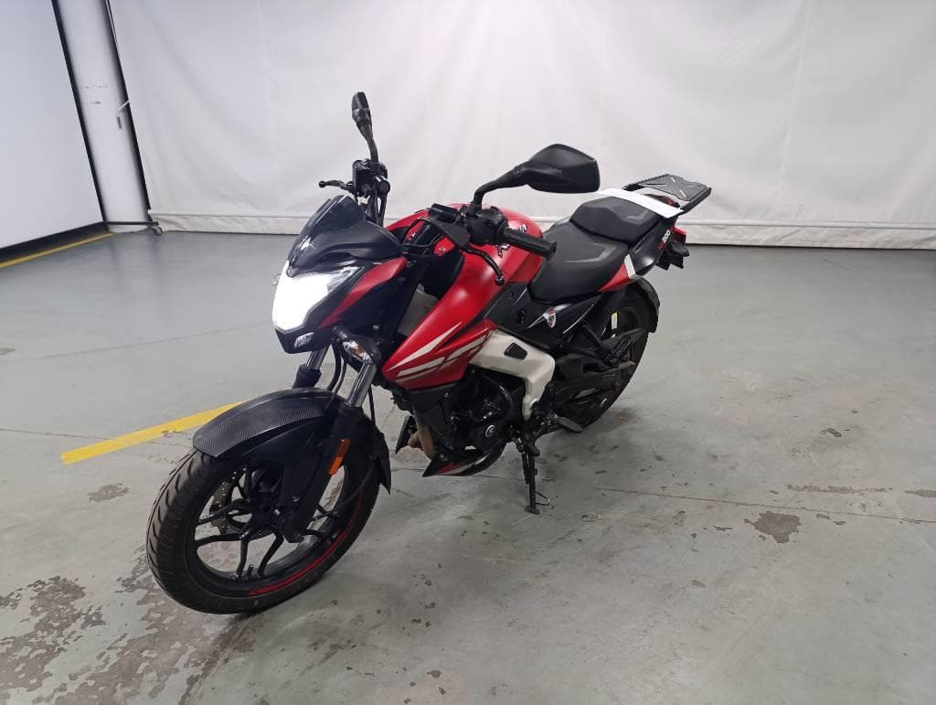 BAJAJ MOTOCICLETA ROUSER 200, Año 2024. DOM: A228EJV. Ubicación: San Fernando, provincia de Buenos Aires