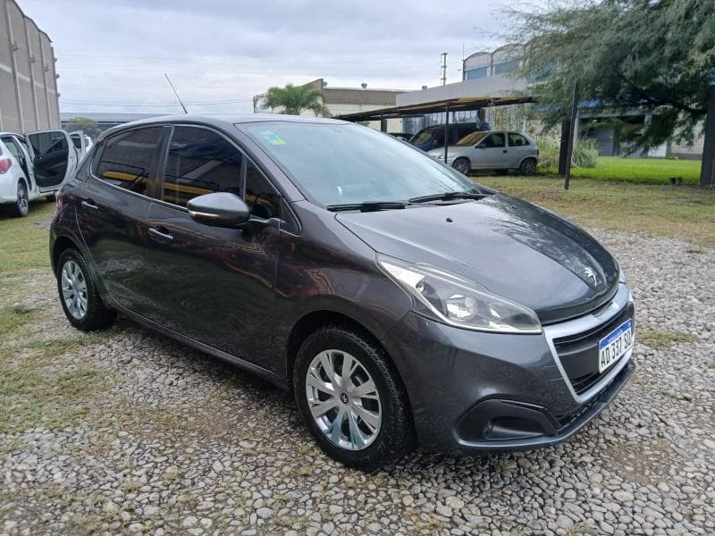 PEUGEOT SEDAN 5 PTAS 208 ACTIVE 1.6, Año 2019. DOM: AD337SO. Ubicación: San Miguel de Tucumán, provincia de Tucumán