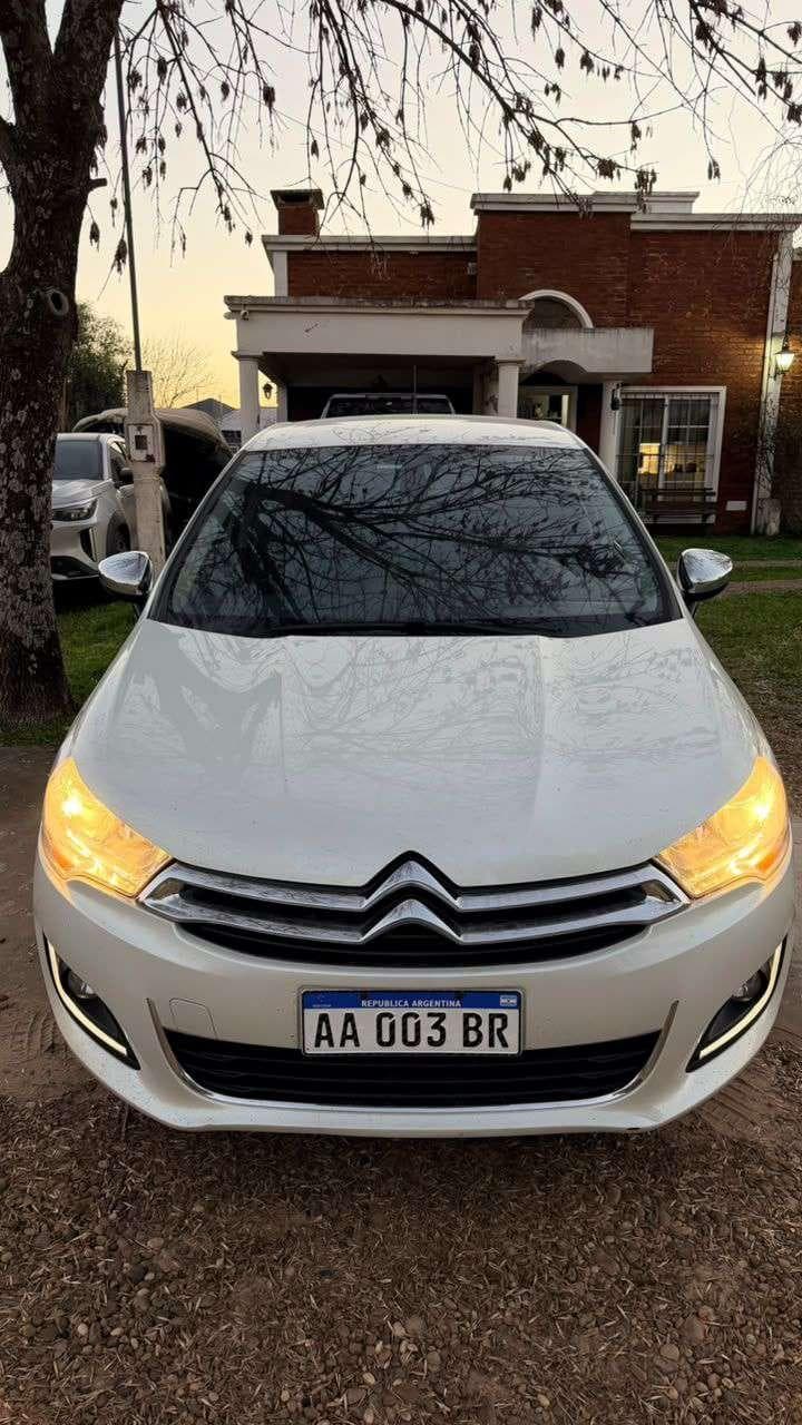 CITROEN SEDAN C4 LOUNGE THP 165 MT6 S, Año 2016. DOM: AA003BR. Ubicación: Colón, provincia de Entre Ríos