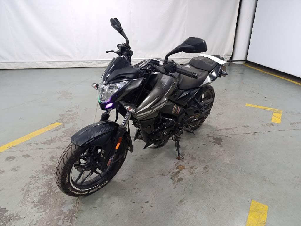 BAJAJ MOTOCICLETA ROUSER 200, Año 2024. DOM: A206FLJ. Ubicación: San Fernando, provincia de Buenos Aires