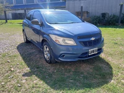 CHEVROLET SEDAN 5 PUERTAS ONIX 1.4 N LT, Año 2015. DOM: PFI937. Ubicación: San Miguel de Tucumán, provincia de Tucumán