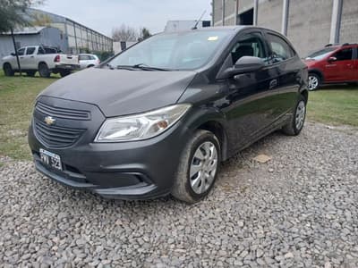 CHEVROLET  SEDAN 5 PUERTAS  ONIX 1.4 N LT, Año 2016. DOM: PMV523. Ubicación: San Miguel de Tucumán, provincia de Tucumán