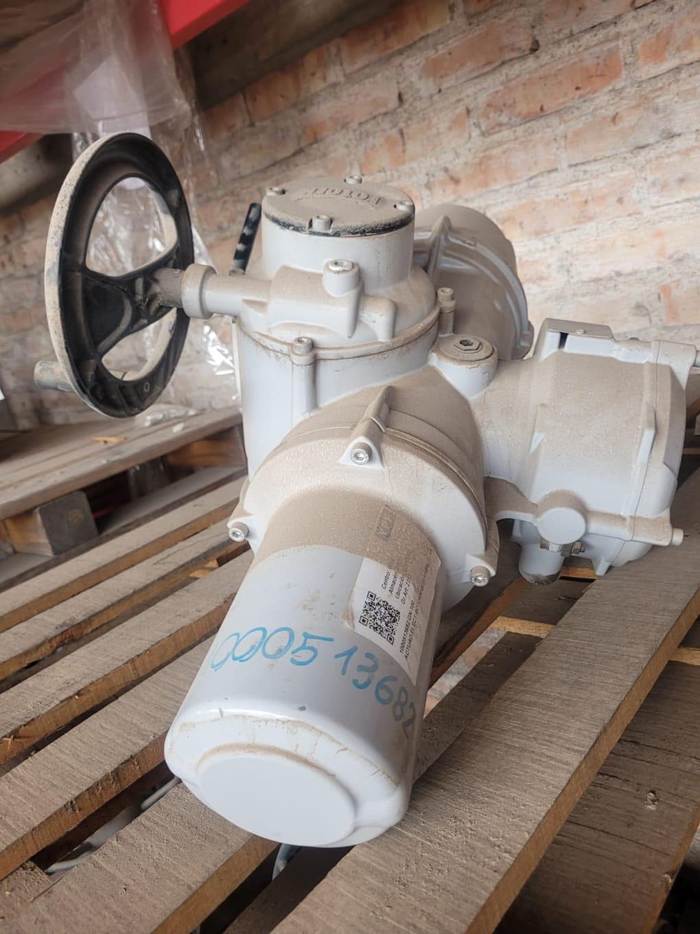 ACTUAD.NEUM/ELECTRIC, Cantidad: 126 unidades, Condición: sin uso. LOC: Refinería Luján de Cuyo, provincia de Mendoza