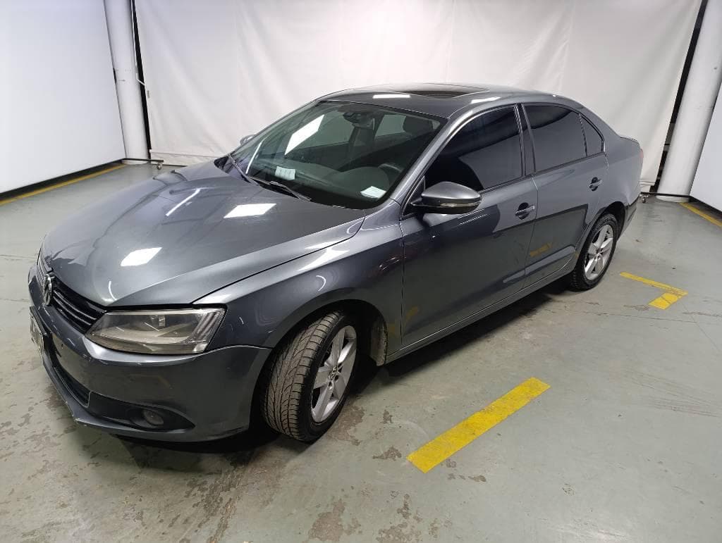 VOLKSWAGEN SEDAN 4 PUERTAS VENTO 2.5, Año 2012. DOM: LMT077. Ubicación: San Fernando, provincia de Buenos Aires