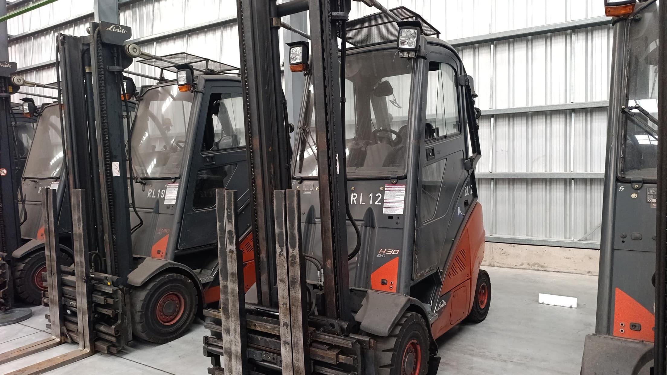 LINDE AUTOELEVADOR H30T, Año 2015. Int: RL-12. Ubicación: Berazategui, provincia de Buenos Aires