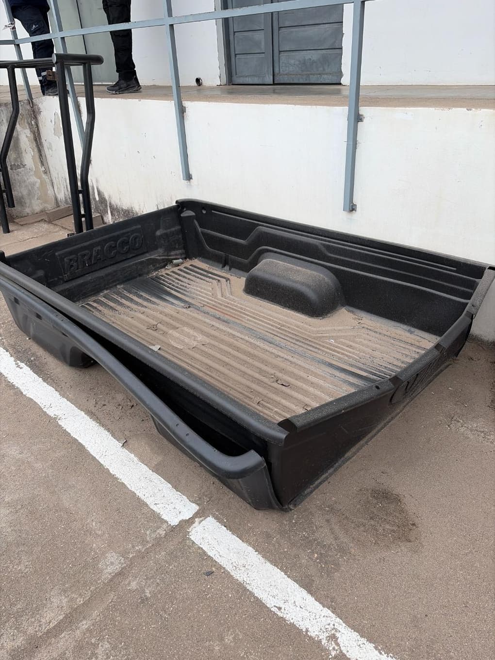 COBERTOR DE CAJA HILUX, Cantidad: 5 unidades, Condición: usado, con posibles faltantes. LOC: , provincia de Córdoba