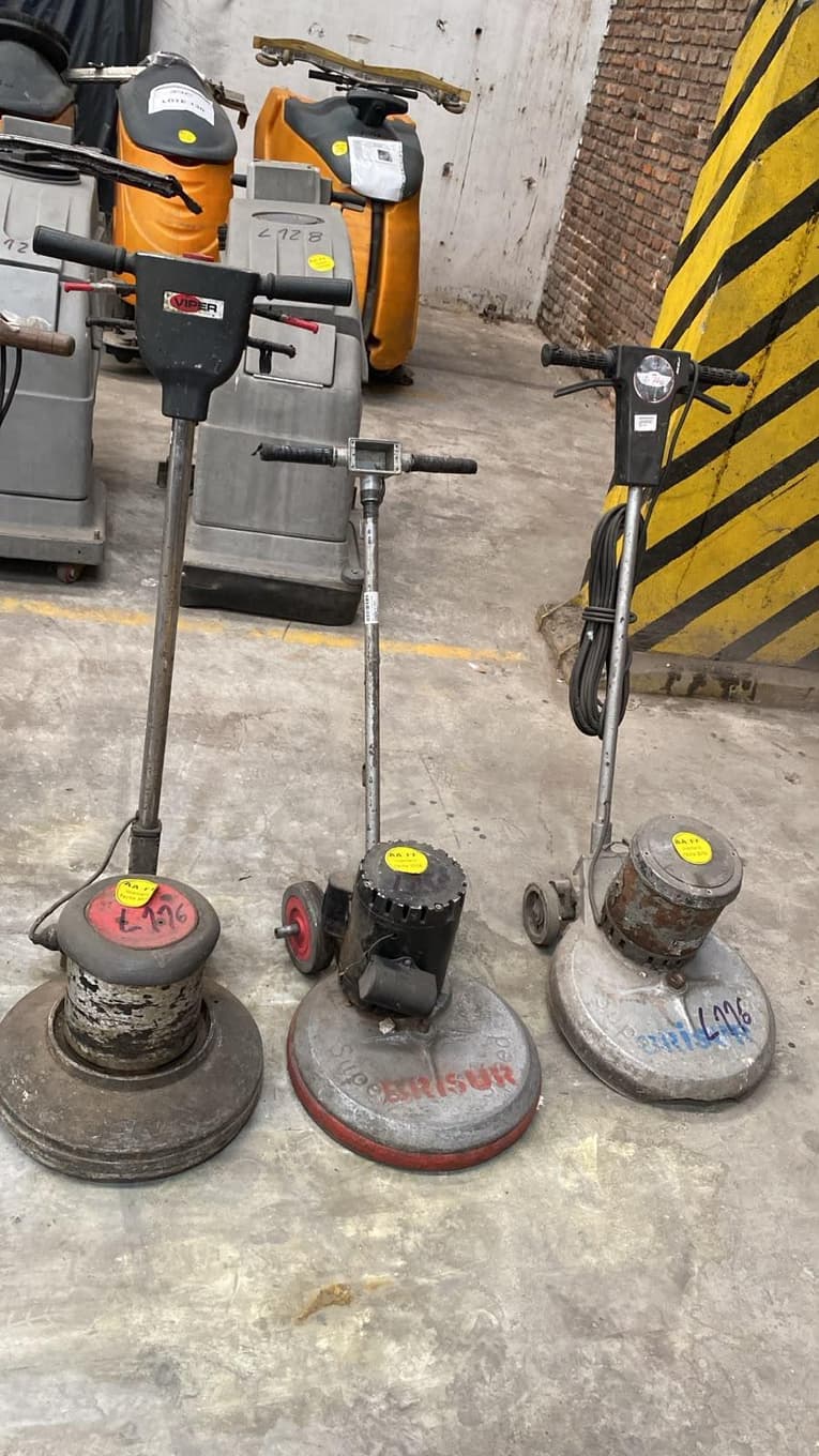 Máquina lustradora - Lavadora, Cantidad: 9 unidades, Condición: usado, con posibles faltantes. LOC: Ciudad Autónoma de Buenos Aires