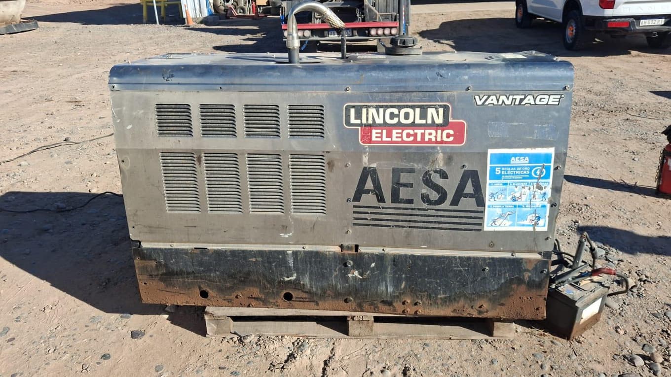 Motosoldadora Lincoln Vantage 500, Cantidad: 1 unidad, Condición: usado, con posibles faltantes. LOC: Centenario, provincia de Neuquén