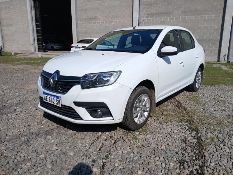 RENAULT SEDAN 4 PUERTAS LOGAN PH2 ZEN 1.6, Año 2021. DOM: AE882SV. Ubicación: San Miguel de Tucumán, provincia de Tucumán