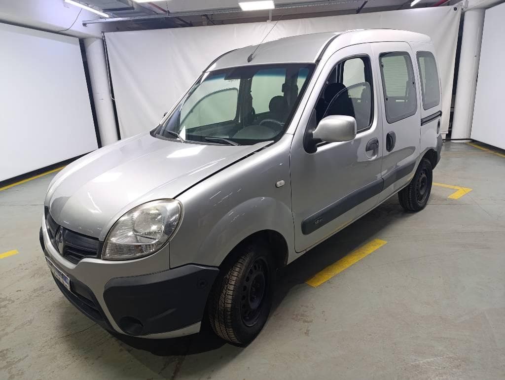 RENAULT SEDAN 5 PUERTAS KANGOO PH3 AUTH. PLUS 1.6 2P, Año 2017. DOM: AB819BG. Ubicación: San Fernando, provincia de Buenos Aires