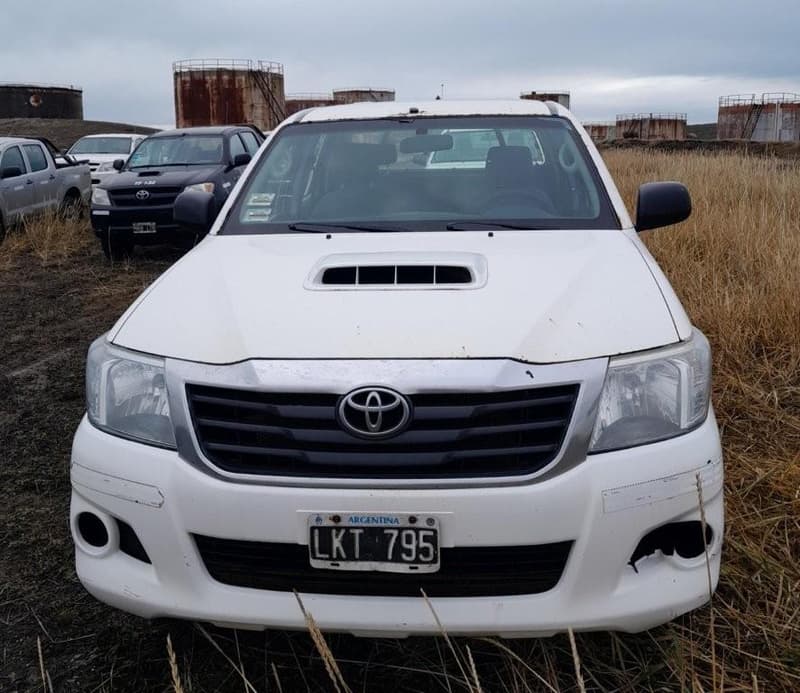 TOYOTA PICK-UP HILUX 4X4 CABINA DOBLE DX PACK 2.5 TDI, Año 2012. DOM: LKT795. Ubicación: Planta Cruz del Sur, Rio Grande, provincia de Tierra del Fuego