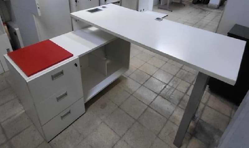 Puesto de Trabajo cajonera izquierda, Cantidad: 1 unidad, Condición: usado, con posibles faltantes. LOC: Ciudad Autónoma de Buenos Aires