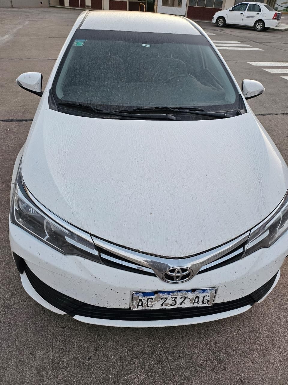 TOYOTA SEDAN 4 PUERTAS COROLLA XLI 1.8 6M/T, Año 2018. DOM: AC737AG. Ubicación: Arroyito, provincia de Córdoba