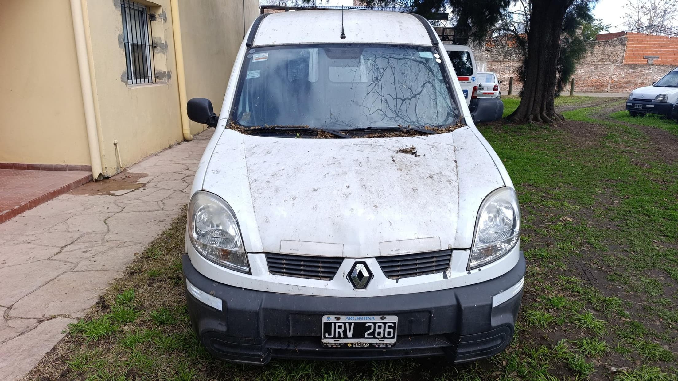 RENAULT FURGON KANGOO CONFORT 1.6 CD AA DA SVT1PL 600KG, Año 2011. DOM: JRV286. Ubicación: Lujan, provincia de Buenos Aires