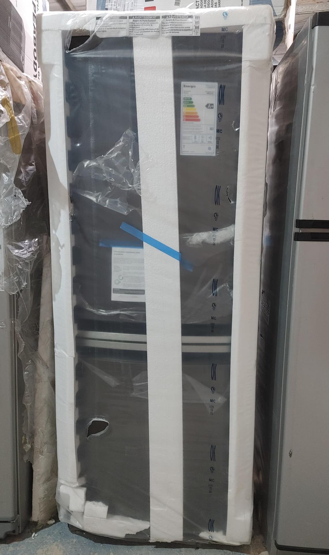 HELADERA WHIRLPOOL HEL449L, Cantidad: 1 unidad, Condición: Nuevo - Outlet. LOC: CIUDADELA, provincia de Buenos Aires