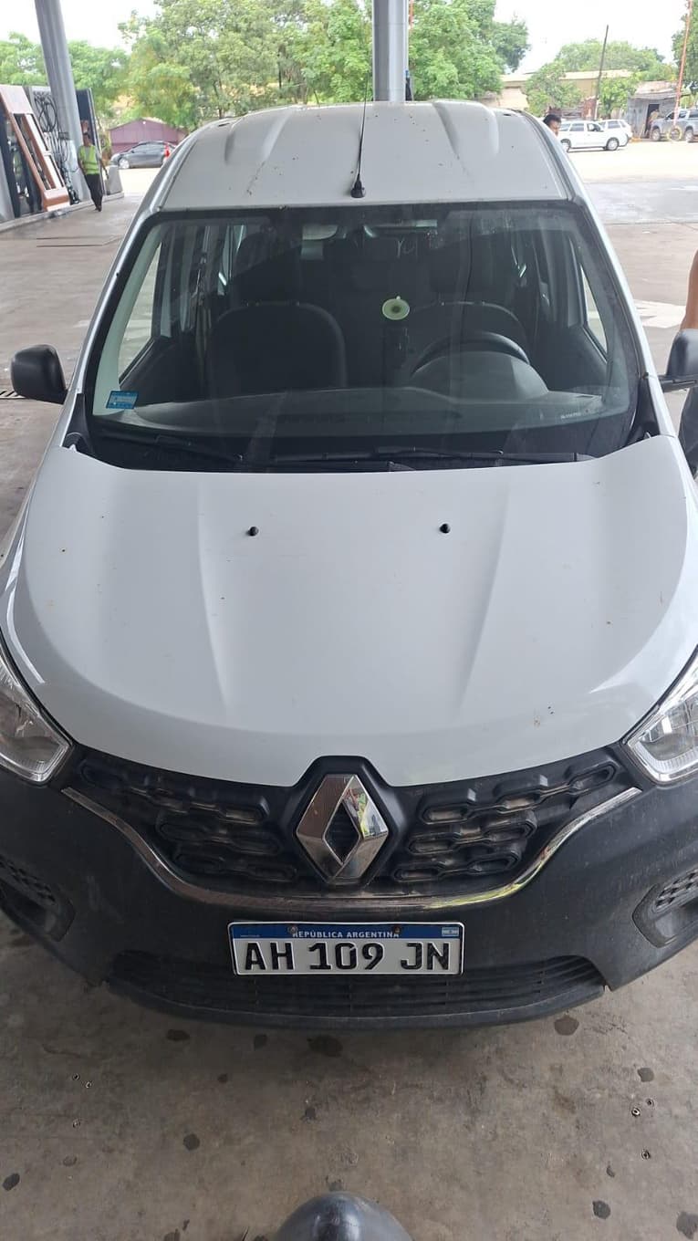 RENAULT   Kangoo Express 5A 1.6 SCE 114, Año 2025. DOM: AH109JN. Ubicación: Resistencia, provincia de Chaco