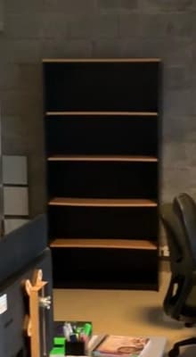 Biblioteca , Cantidad: 1 unidad, Condición: usado. LOC: Moreno, provincia de Buenos Aires