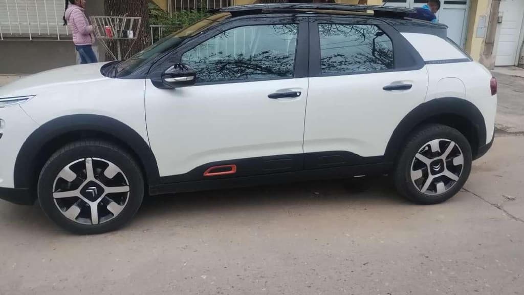 CITROEN SEDAN 5 PUERTAS C4 CACTUS THP AT SHINE MY 23, Año 2025. DOM: AH256QD. Ubicación: Rosario, provincia de Santa Fe