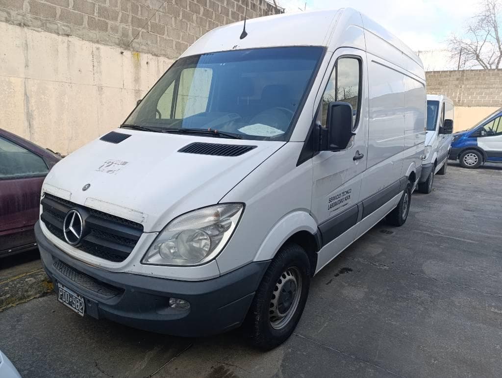 MERCEDES BENZ FURGON 	SPRINTER 415 CDI-F 3665 TE V2, Año 2015. DOM: PDO982. Ubicación: San Fernando, provincia de Buenos Aires