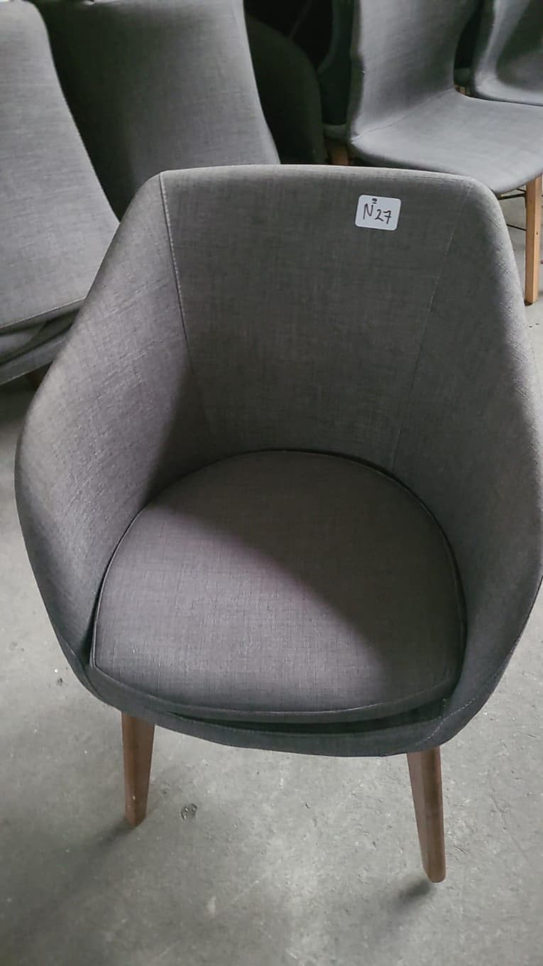 Silla fija Respaldo circular, Cantidad: 24 unidades, Condición: usado. LOC: Ciudad Autónoma de Buenos Aires