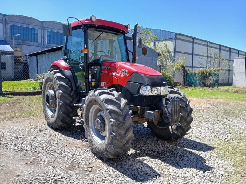 CASE IH TRACTOR FARMALL 100, Año 2023. DOM: EXW14. Ubicación: San Miguel de Tucumán, provincia de Tucumán