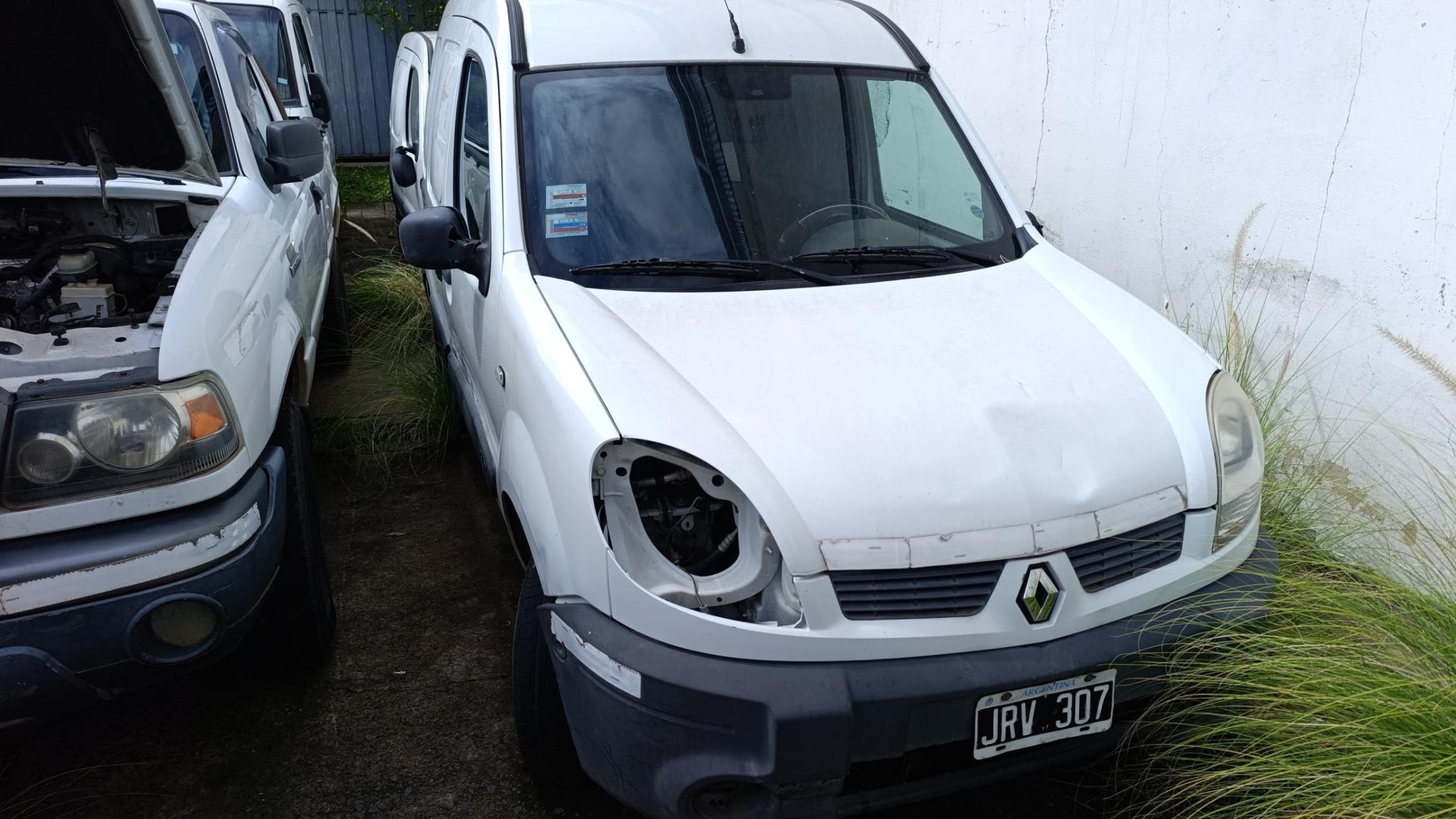 RENAULT FURGON KANGOO CONFORT 1.6 CD AA DA SVT1PL (600 KG), Año 2011. DOM: JRV307. Ubicación: Corrientes, provincia de Corrientes
