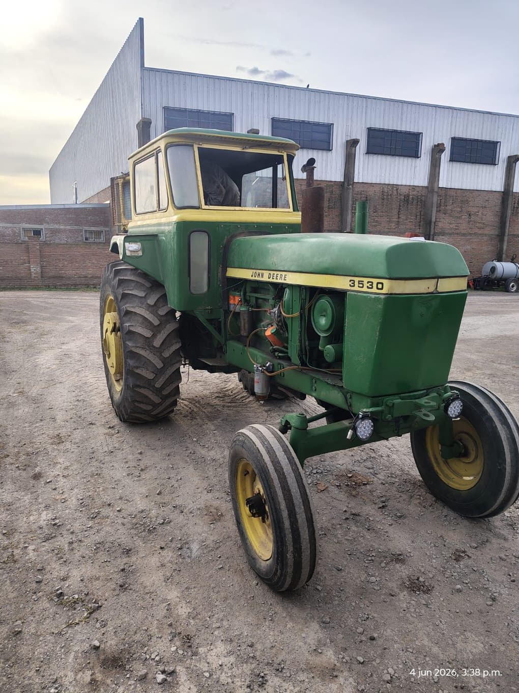 John  Deere Tractor 3530, Año 1980. DOM: . Ubicación: Arroyo Seco, provincia de Santa Fe
