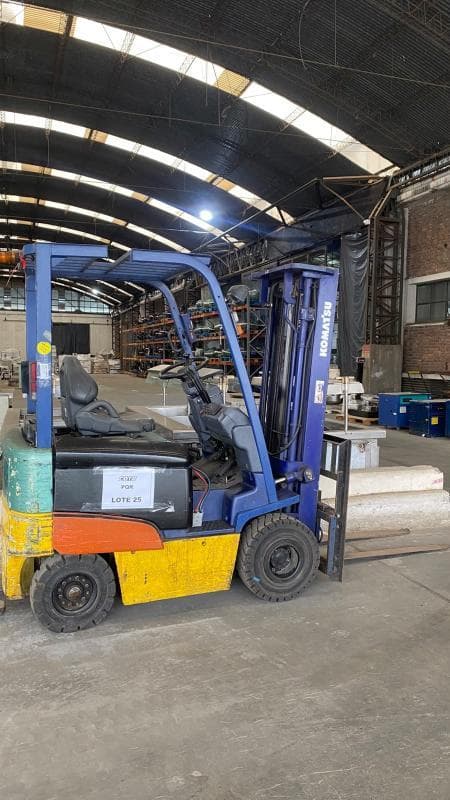 Autoelevador eléctrico, Cantidad: 2 unidades, Condición: rezago. LOC: Ciudad Autónoma de Buenos Aires