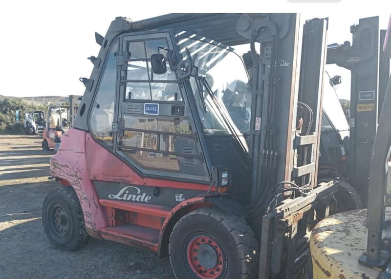 LINDE AUTOELEVADORA H 70 D, Año 2016. DOM: DBF15. Ubicación: Puerto Madryn, provincia de Chubut