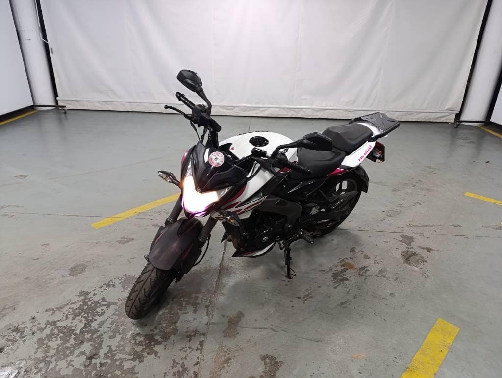 BAJAJ MOTOCICLETA  ROUSER 200, Año 2025. DOM: A230ISF. Ubicación: San Fernando, provincia de Buenos Aires